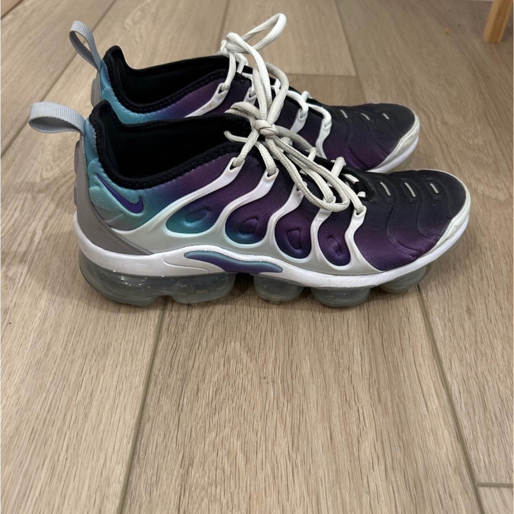 Nike Air Vapormax Plus “Grape”, women’s size 8